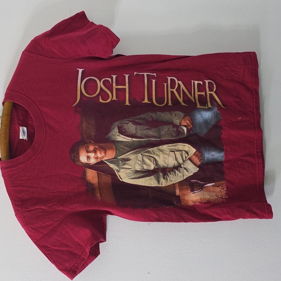 Gildan Tops - Country Josh Turner Concert Tour Maroon Tshirt